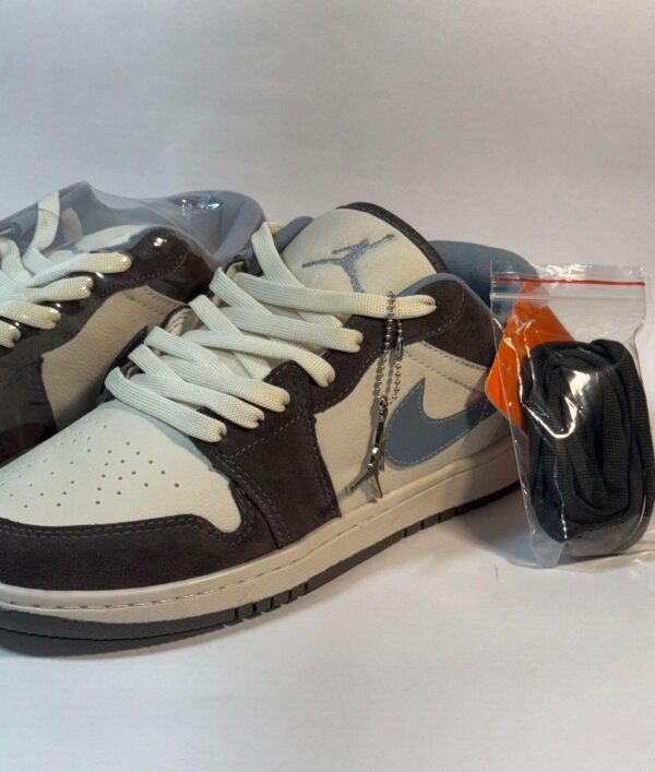 11092024203624110jordan-low-off-grafite-3.jpg