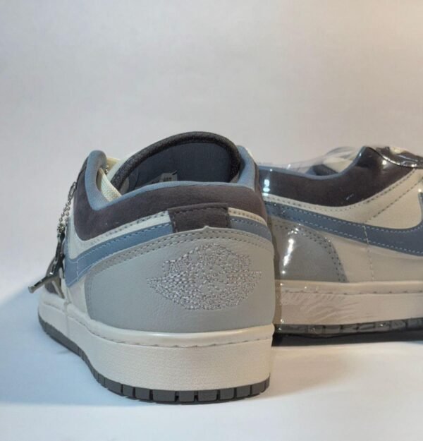 11092024203627883jordan-low-off-grafite-4.jpg
