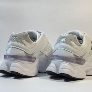 12092024181533854new-balance-9060-branco-e-cinza-4.jpg