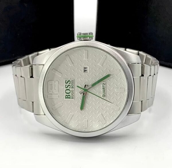 19092024150940706hugo-boss-prata-125-4.jpg