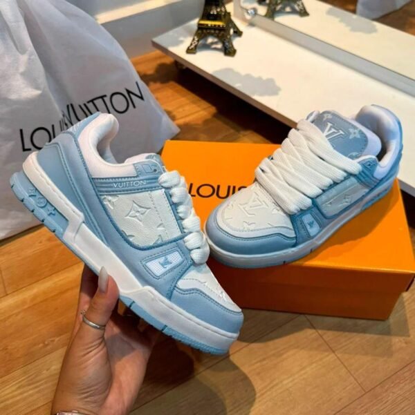 27092024205109904louis-vuitton-trainer-sky-blue-10.jpg