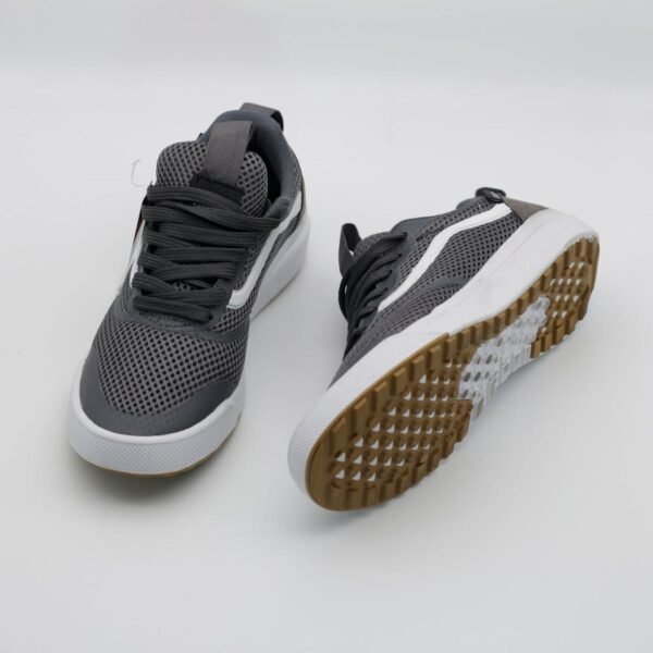30092024142514312vans-ultrarange-grafite-4.jpeg