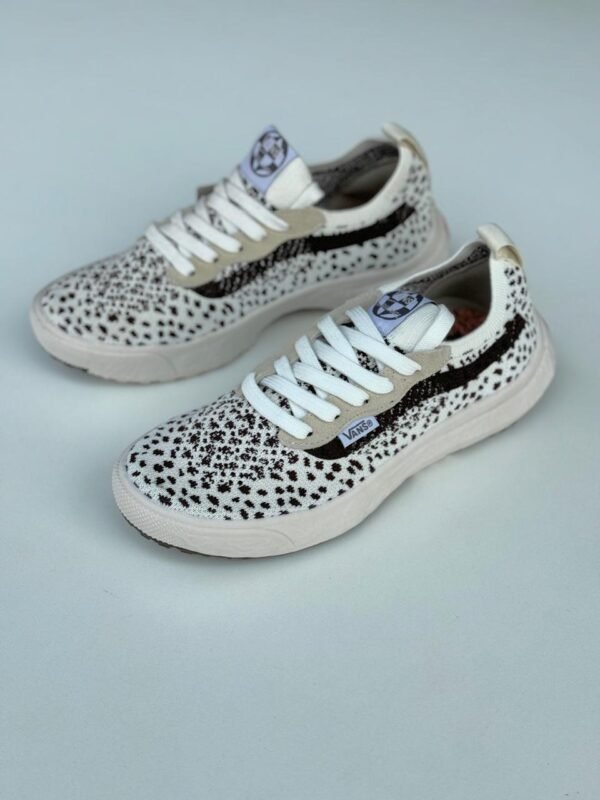 01102024135014578vans-ultrarange-vr3-bege-onca-3.jpeg