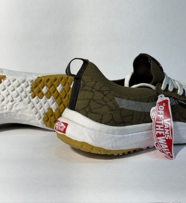 01102024140356674vans-ultrarange-vr3-verde-musgo-4.jpeg