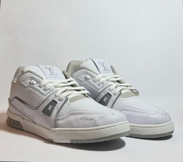 09102024174250176louis-vuitton-trainer-white-gray-2.jpg