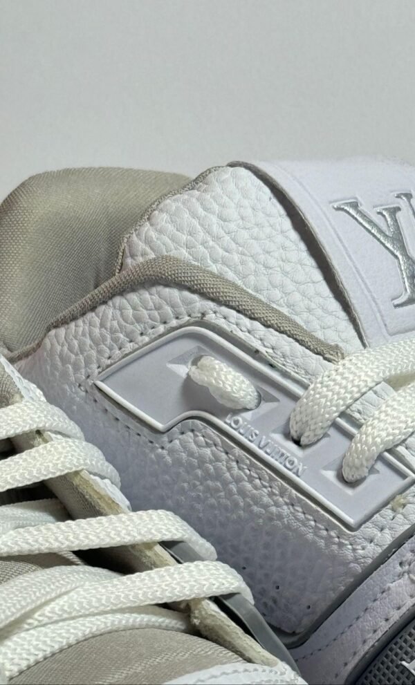 09102024174253505louis-vuitton-trainer-white-gray-3.jpg