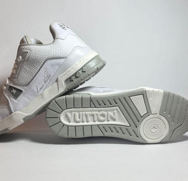 09102024174304596louis-vuitton-trainer-white-gray-6.jpg