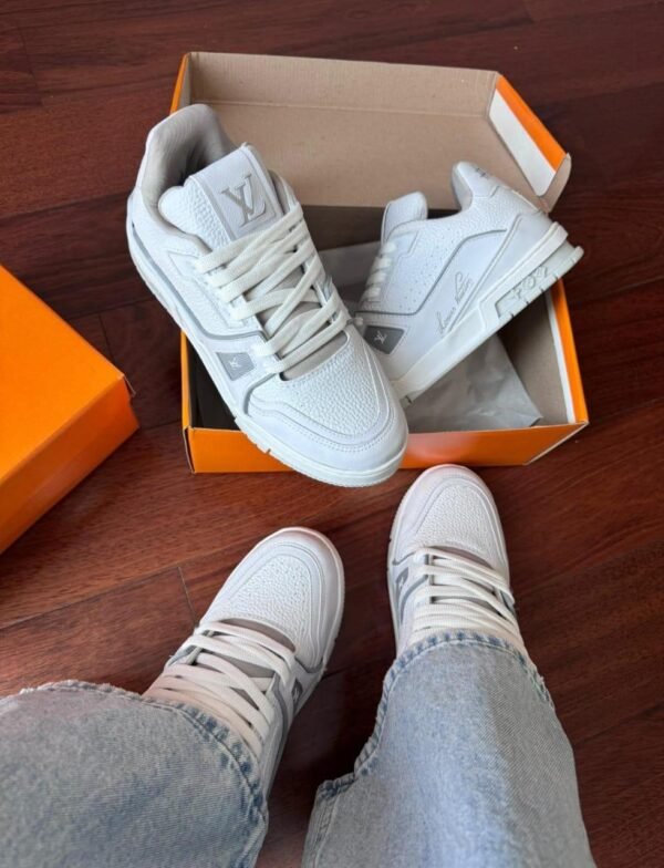 09102024174314156louis-vuitton-trainer-white-gray-8.jpg
