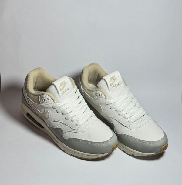 09102024185332958nike-air-max-1-ultra-2-0-branco-cinza-bege-3.jpg