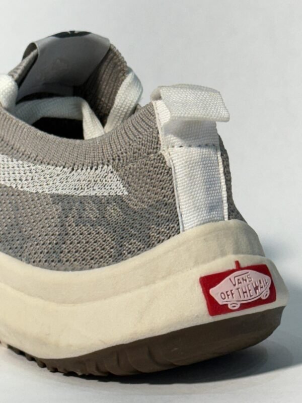 300920241502312vans-ultrarange-vr3-cinza-4.jpeg